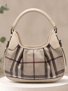 🛑✋Sale/Price Drop 🛑✋AUTHENTIC HANDBAG BURBERRY.